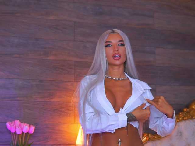 JuicyJessye live cam on BongaCams