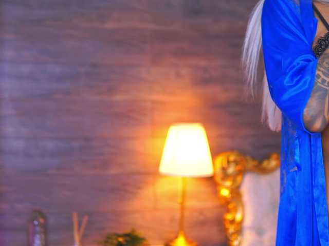 JuicyJessye live cam on BongaCams