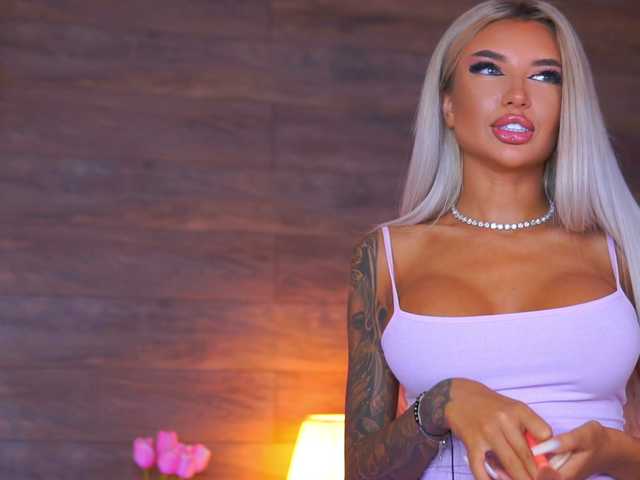 JuicyJessye live cam on BongaCams