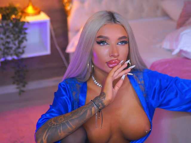 JuicyJessye live cam on BongaCams