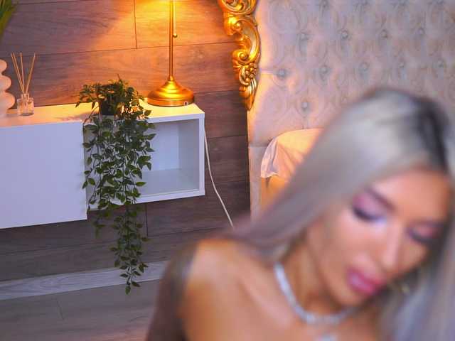 JuicyJessye live cam on BongaCams