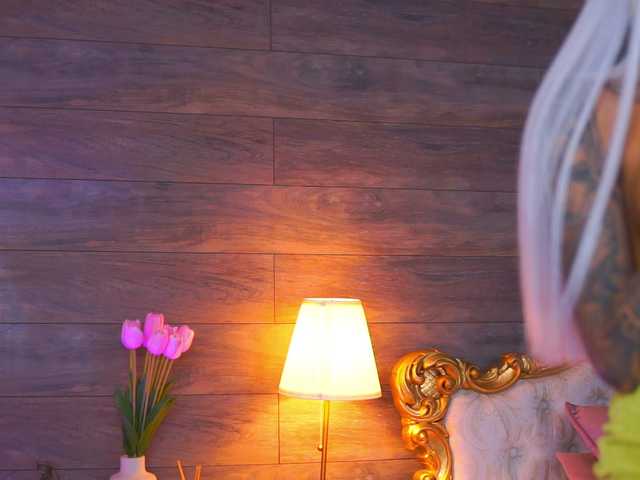 JuicyJessye live cam on BongaCams