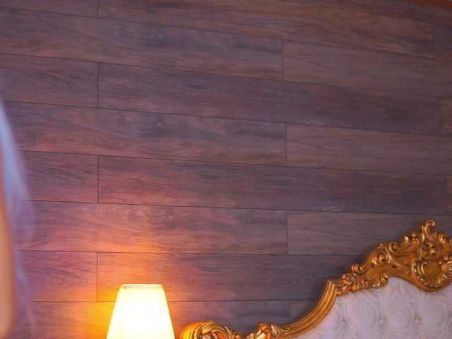 JuicyJessye's BongaCams show and profile