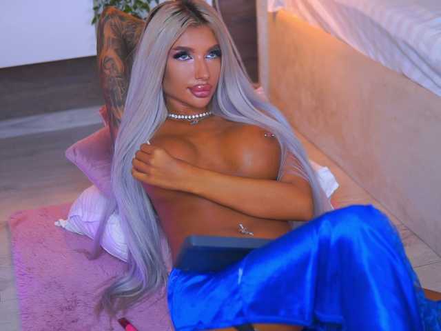 JuicyJessye live cam on BongaCams