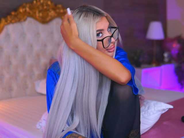 JuicyJessye live cam on BongaCams