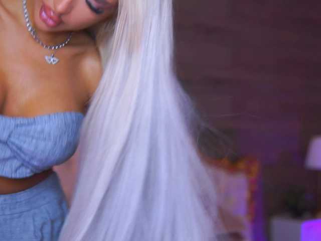 JuicyJessye live cam on BongaCams