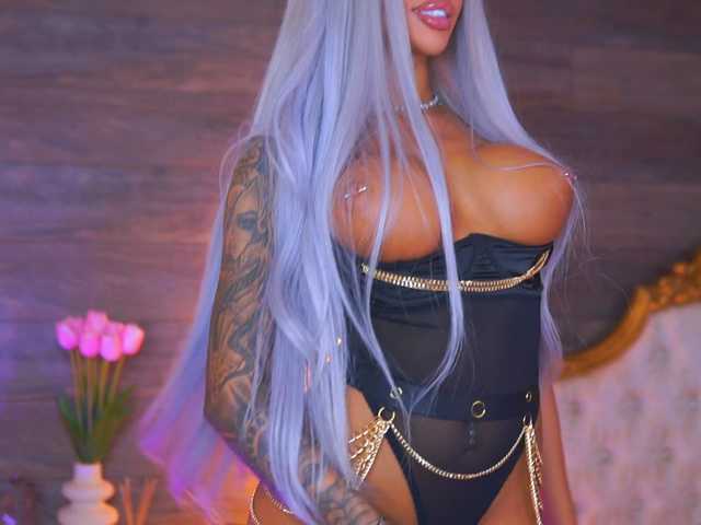 JuicyJessye live cam on BongaCams