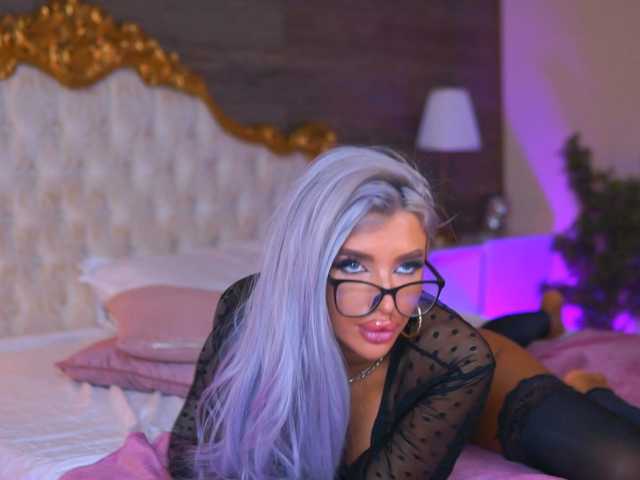 JuicyJessye live cam on BongaCams