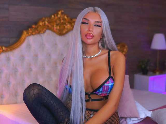 JuicyJessye live webcam show