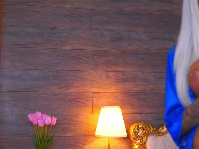 JuicyJessye live cam on BongaCams