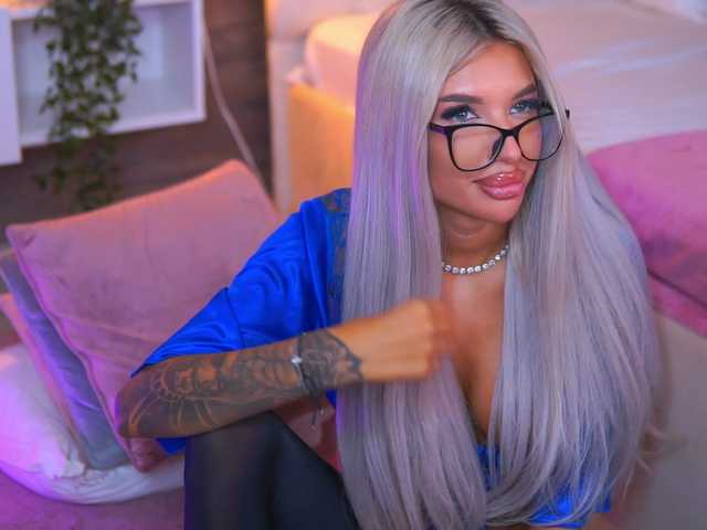 JuicyJessye live cam on BongaCams
