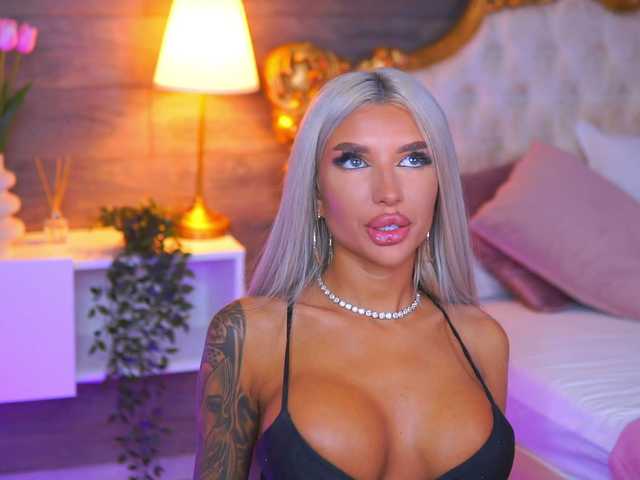 JuicyJessye live cam on BongaCams