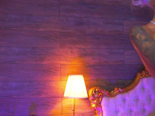 JuicyJessye live cam on BongaCams
