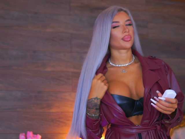 JuicyJessye live cam on BongaCams
