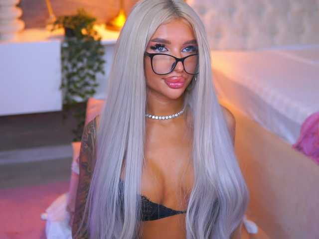 JuicyJessye live cam on BongaCams