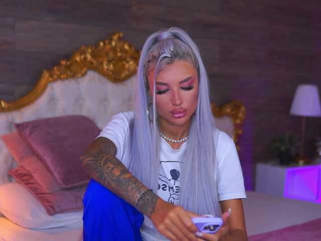 JuicyJessye live cam on BongaCams