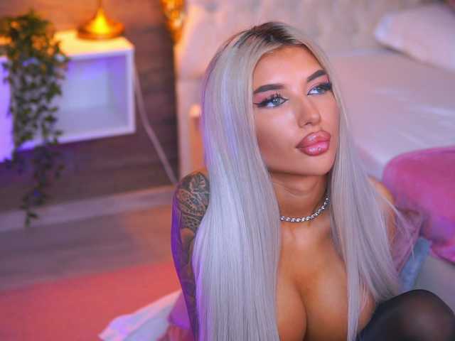 JuicyJessye live cam on BongaCams