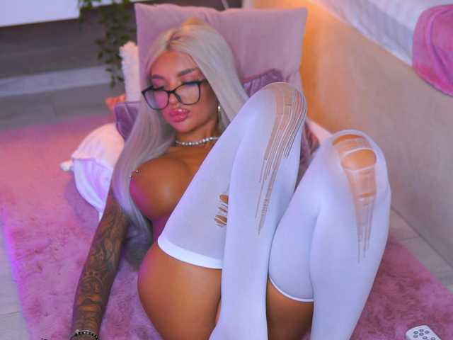JuicyJessye live cam on BongaCams