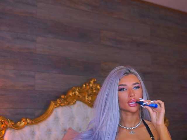 JuicyJessye live cam on BongaCams