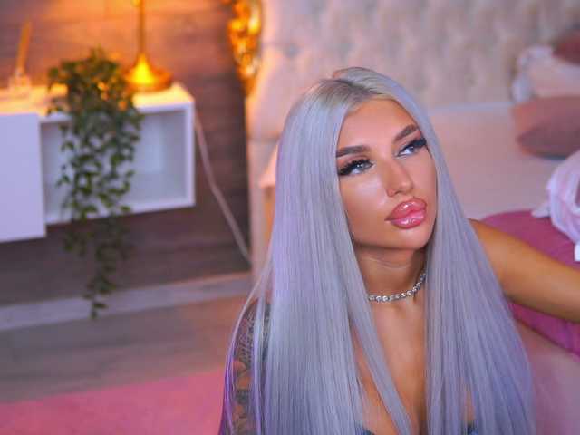 JuicyJessye live cam on BongaCams
