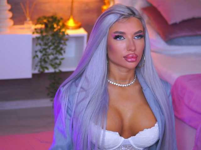 JuicyJessye live cam on BongaCams
