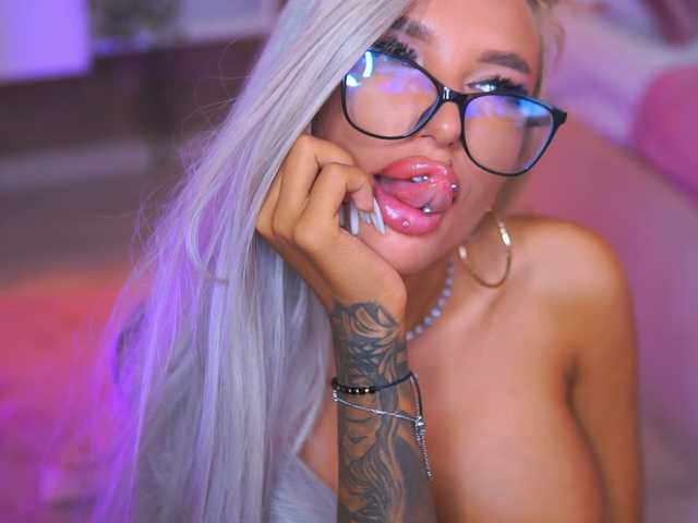 JuicyJessye live cam on BongaCams