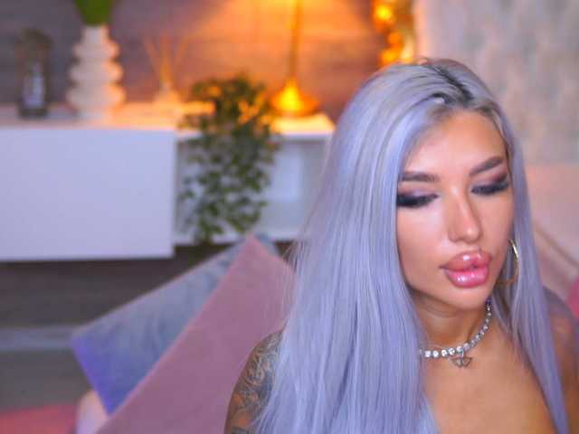 JuicyJessye live cam on BongaCams