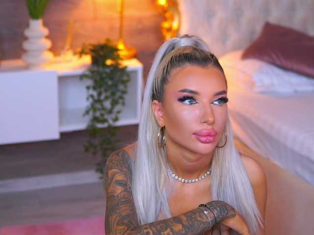 JuicyJessye live cam on BongaCams
