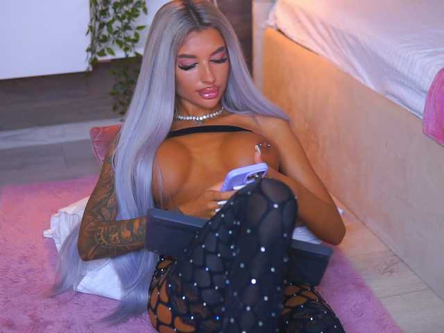 JuicyJessye live cam on BongaCams