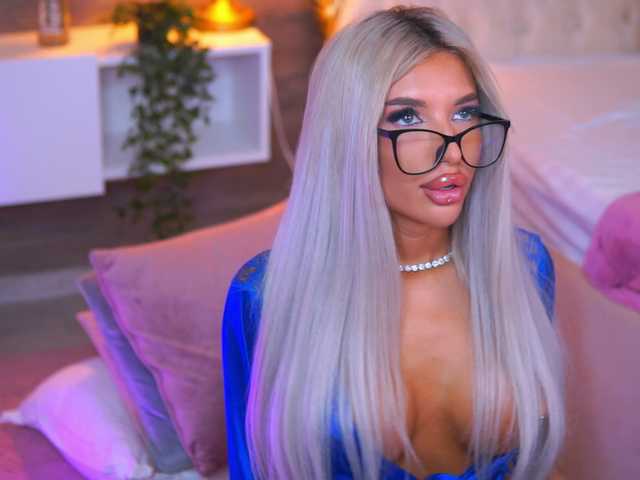 JuicyJessye live cam on BongaCams