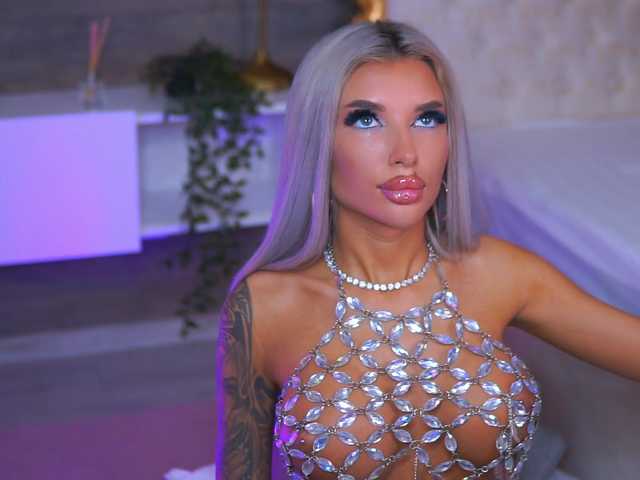 JuicyJessye live cam on BongaCams