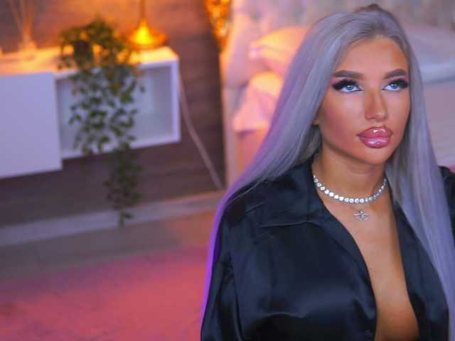 JuicyJessye live cam on BongaCams