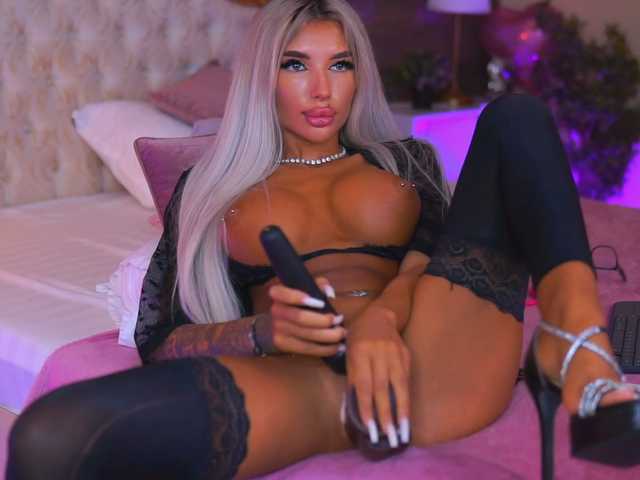 JuicyJessye live cam on BongaCams