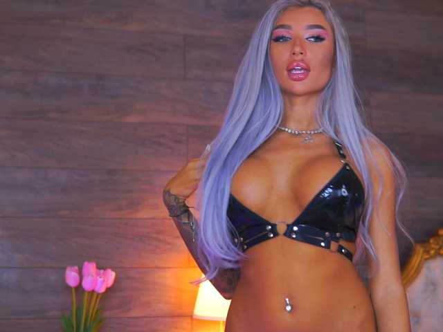 JuicyJessye live cam on BongaCams