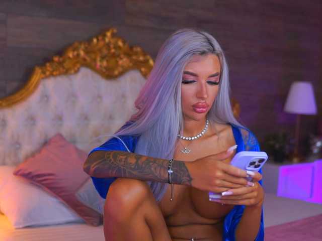 JuicyJessye live cam on BongaCams