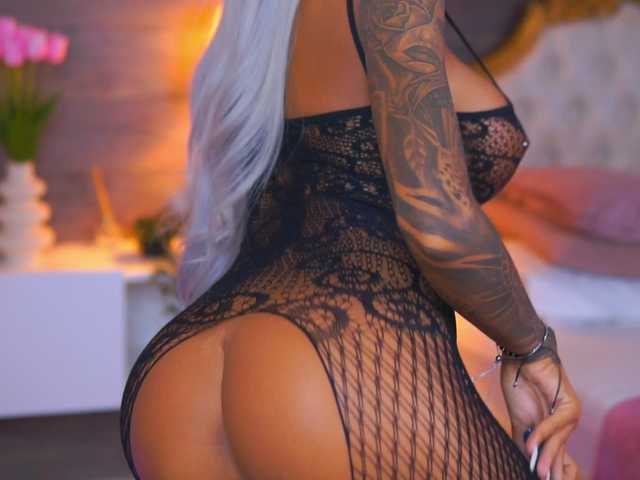JuicyJessye live cam on BongaCams