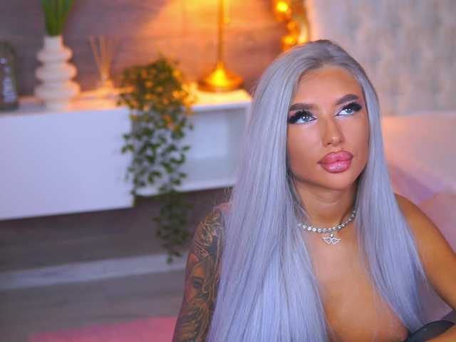 JuicyJessye live cam on BongaCams