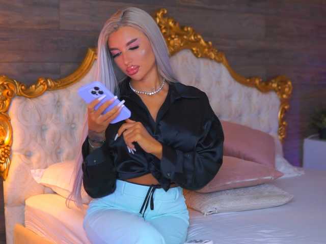 JuicyJessye live cam on BongaCams