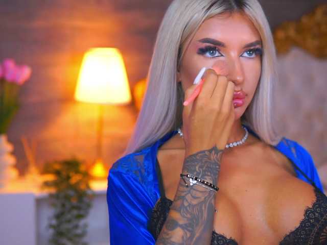 JuicyJessye live cam on BongaCams
