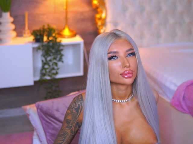 JuicyJessye live cam on BongaCams