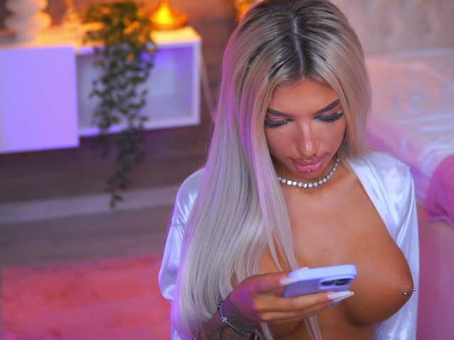 JuicyJessye live cam on BongaCams