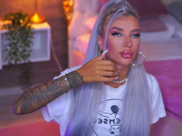 JuicyJessye live cam on BongaCams