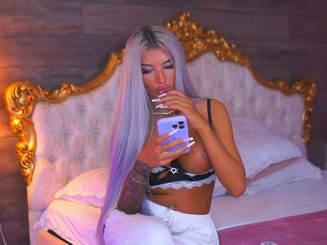 JuicyJessye live cam on BongaCams