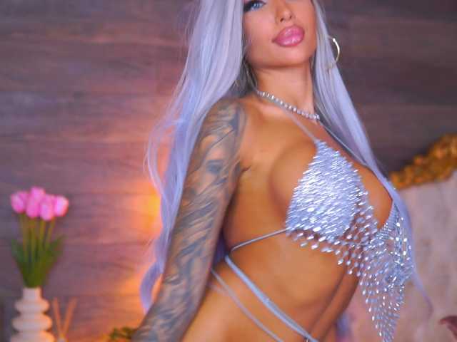 JuicyJessye live cam on BongaCams