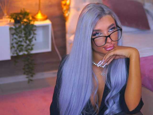 JuicyJessye live cam on BongaCams