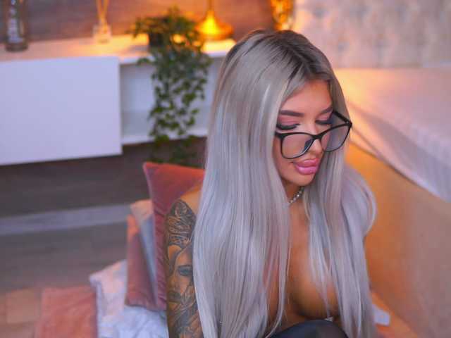 JuicyJessye live cam on BongaCams