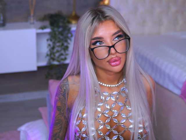 JuicyJessye live cam on BongaCams