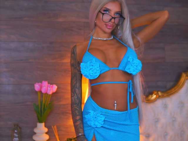 JuicyJessye live cam on BongaCams