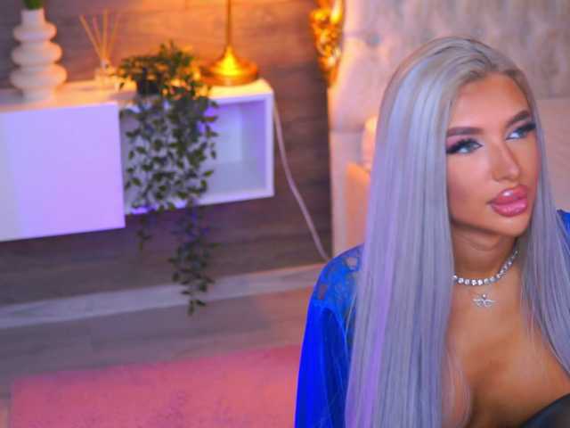 JuicyJessye live cam on BongaCams