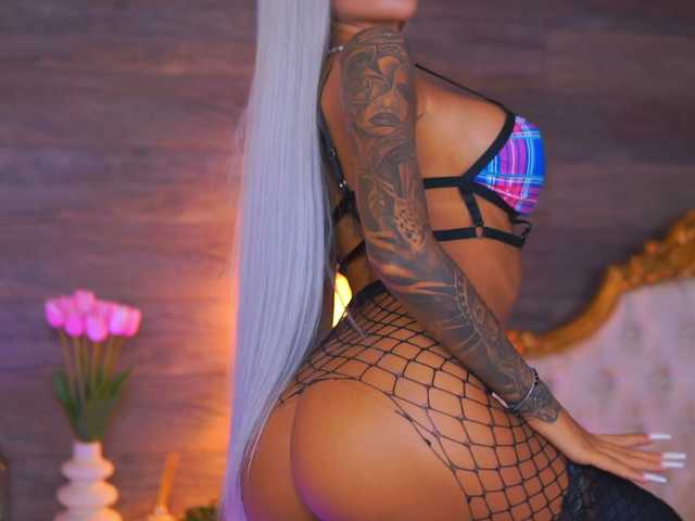 JuicyJessye live cam on BongaCams